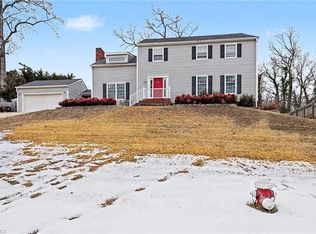 1408 Sweetbriar Ct, High Point, NC 27262