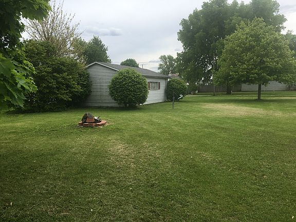 One-car garage with workshop