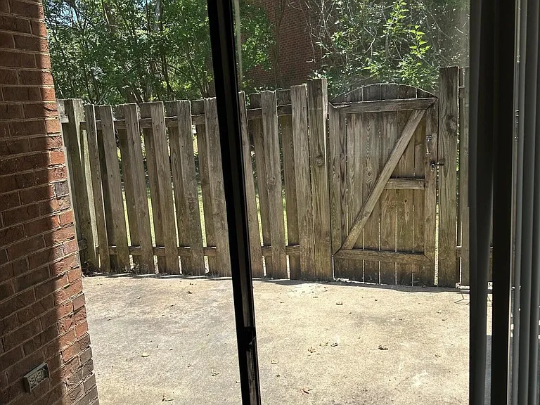 120 Concord Dr #C — Photo 3