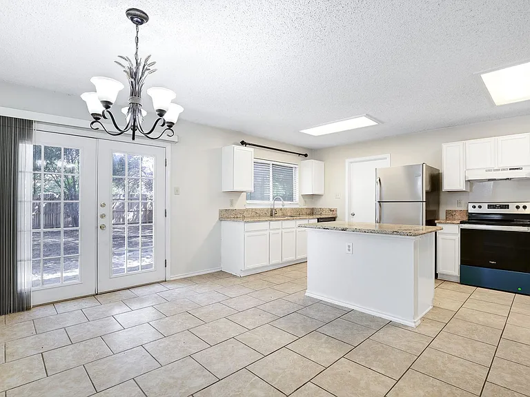9535 Andrew Point — Photo 8