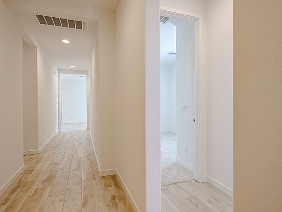 4th image of 15572 W Miami St