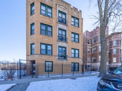 6211 S Woodlawn Ave APT B, Chicago, IL, 60637