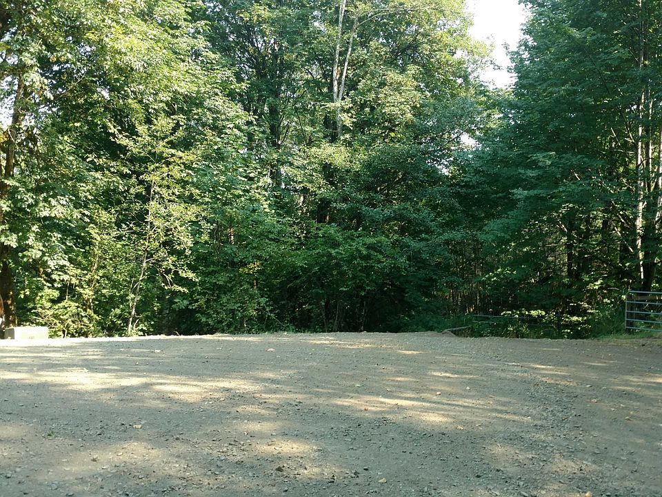 2nd image of 30 Maple Ln