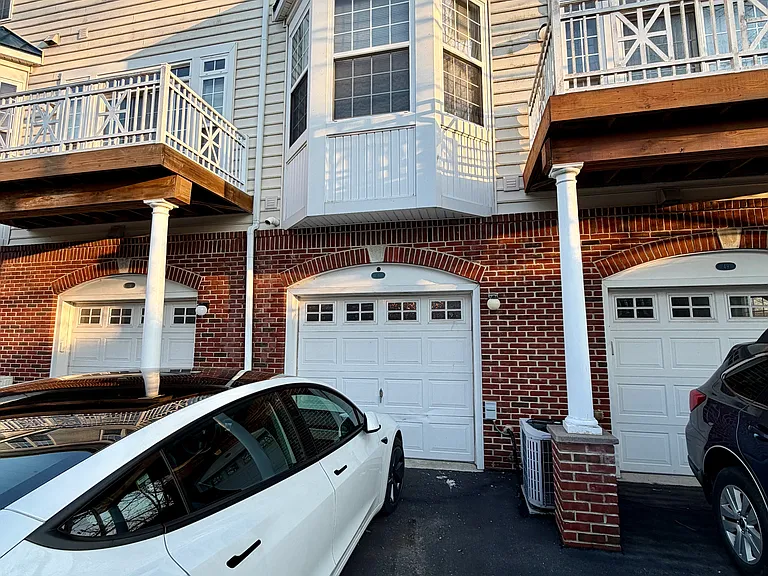 50 Clover Pl — Photo 21