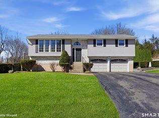 1 Deer Run Drive, Wolcott, CT 06716