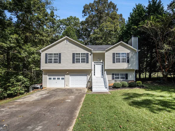 6560 Chickasaw Dr, Douglasville, GA 30135