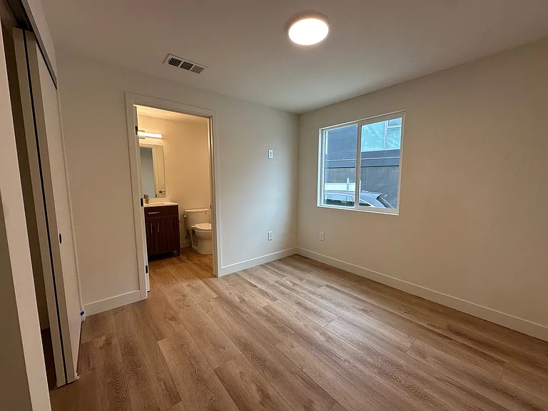 2539 S Cloverdale Ave #1 — Photo 14