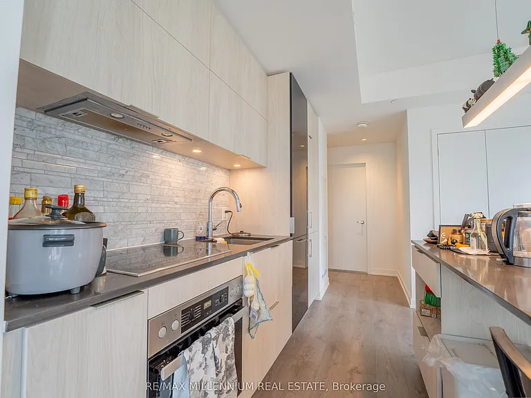 20 Richardson St #1808 — Photo 15