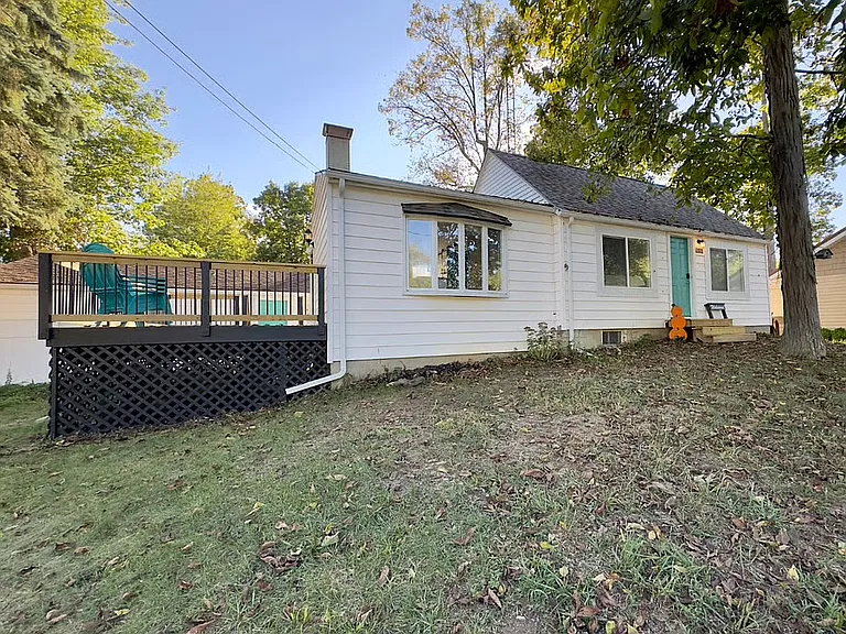 14166 Basswood Ave — Photo 2