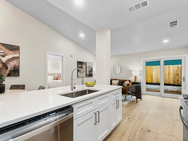 4506 Dorsett Oaks Cir — Photo 16