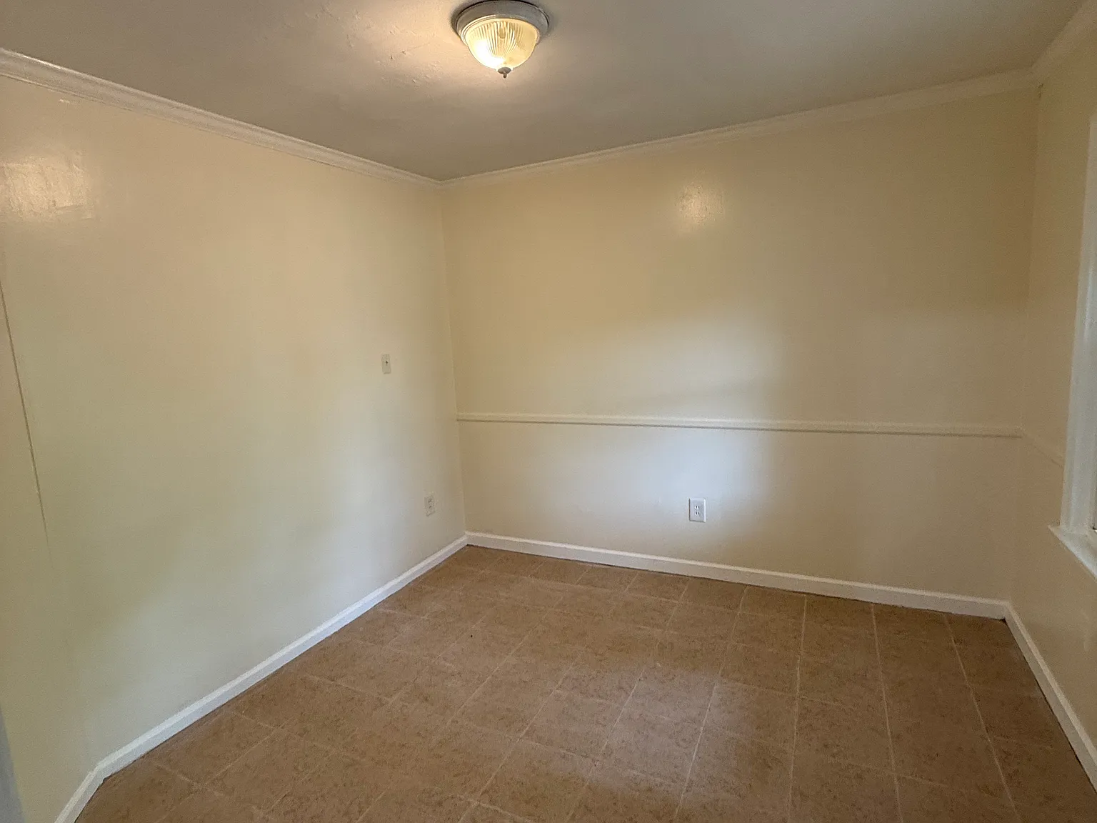 4 bed, 1.5 bath, 1198 sqft, $1,690 — Photo 2