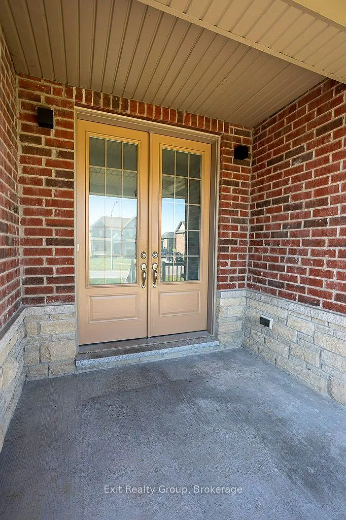 4 bed, $3,200 — Photo 3