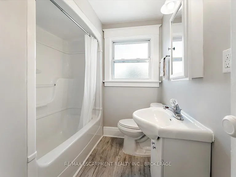 3 Carleton St S #MAIN — Photo 22