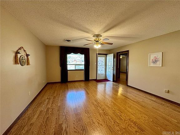 3rd image of 1504 N Knoxville Ave