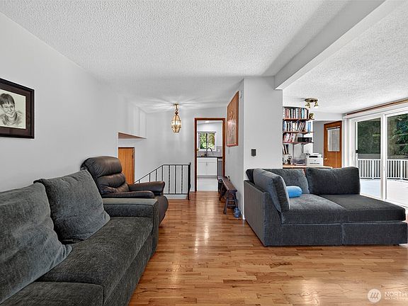 5th image of 13828 183rd Avenue SE