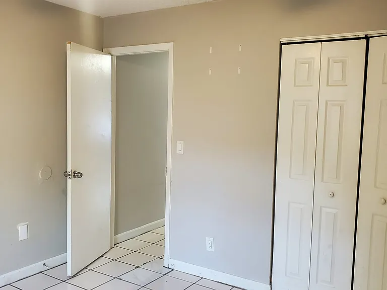 15633 Avalon Ave #C — Photo 11