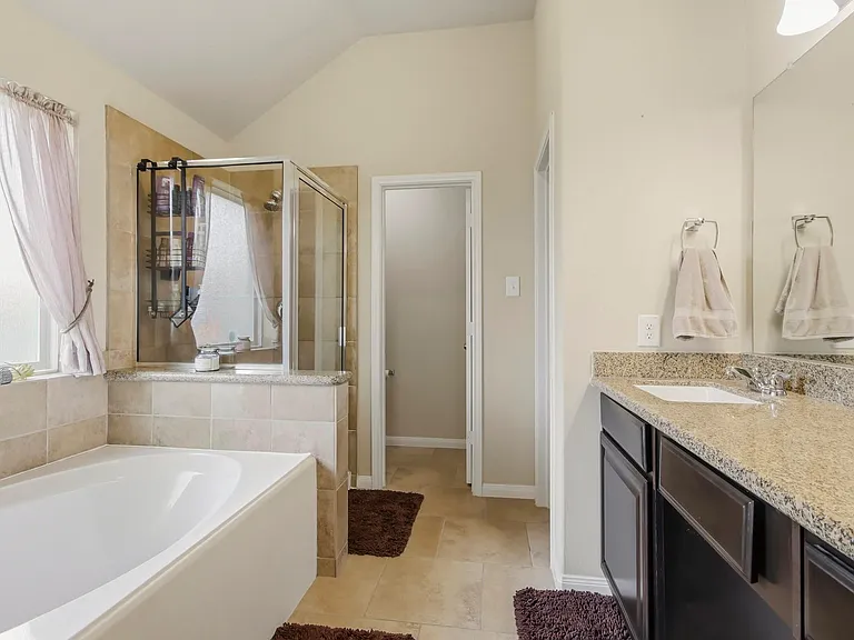 24142 Auburn Woods Ct — Photo 21