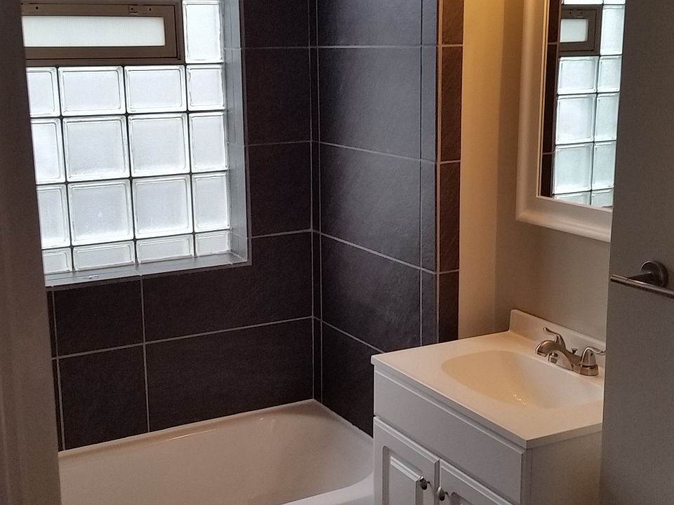 1st image of 3225 Glengyle Ave #1