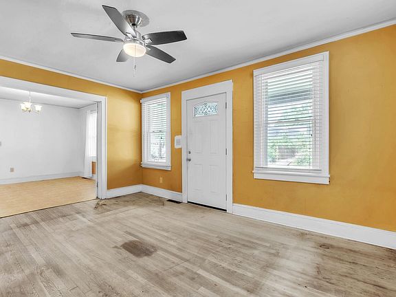 4th image of 10 Eastlan Dr