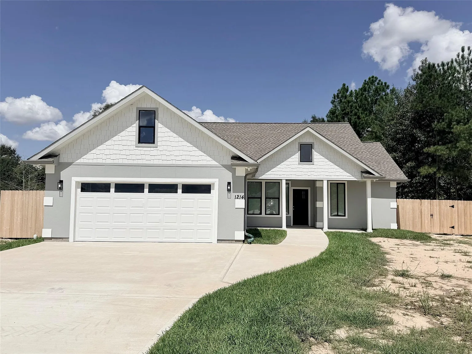 3 bed, 2.0 bath, 1439 sqft, $1,850 — Photo 1