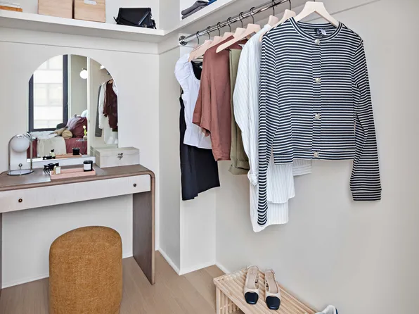 300 East 50th Street image 4 of 13