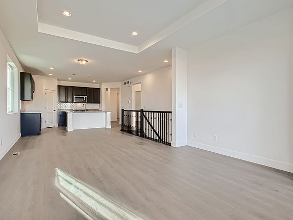 5th image of 8394 Mount Kataka St
