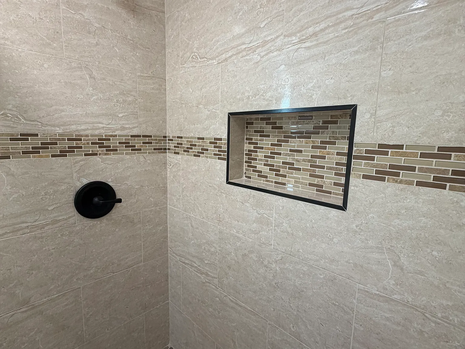 1013 Treadwell Ave — Photo 4