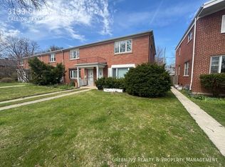 3133 Central St, Evanston, IL 60201