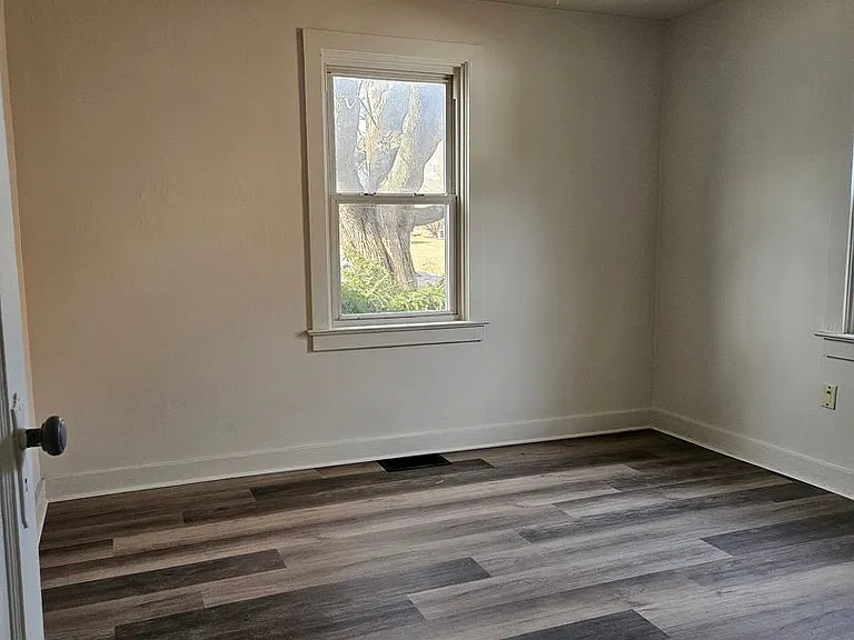 101 N Forrest St — Photo 7
