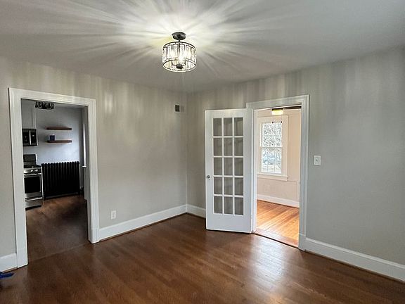 5th image of 102 W Monroe Ave
