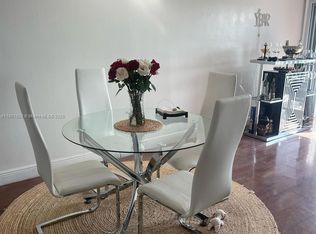 9351 Fontainebleau Blvd APT B417, Miami, FL 33172
