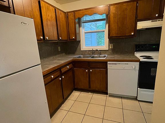 4th image of 4130 Oakwood Vlg APT A