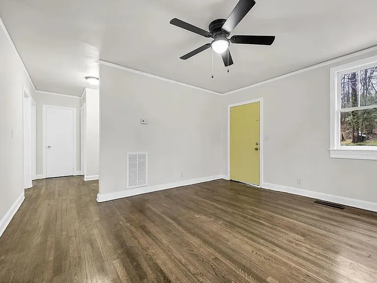 322 Glenn Ave — Photo 9