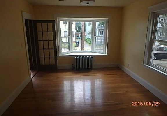 4th image of 4 Geneva St #1