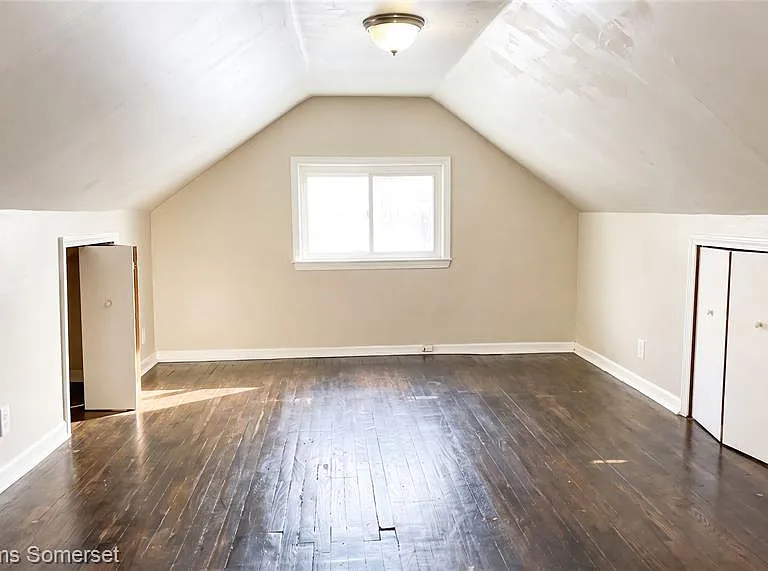 7256 Prospect Ave — Photo 12