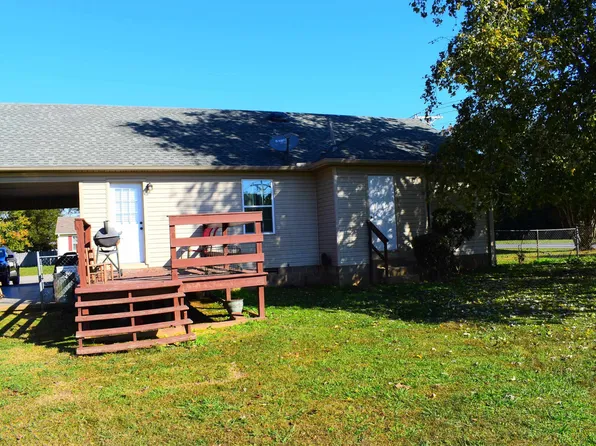 103 Moore Ave W, Mc Kenzie, TN 38201