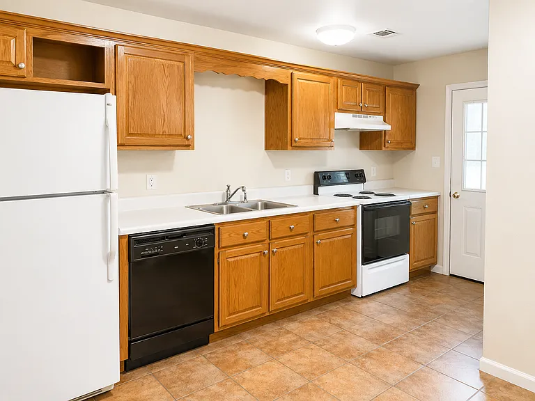 705 Hillview Dr #4 — Photo 3