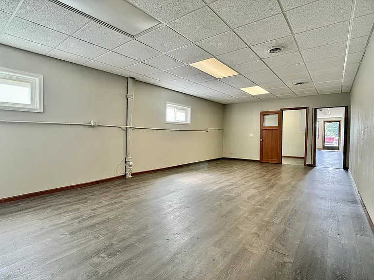 702 E Main St #101 — Photo 8