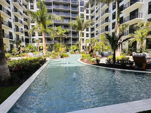 1652 NE 124th St, Miami, FL