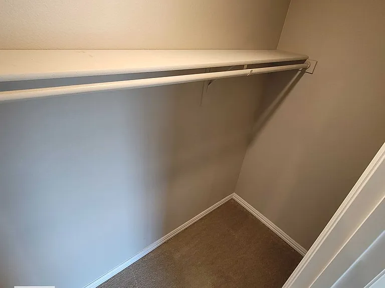 1220 Sunnyvale Ln — Photo 9