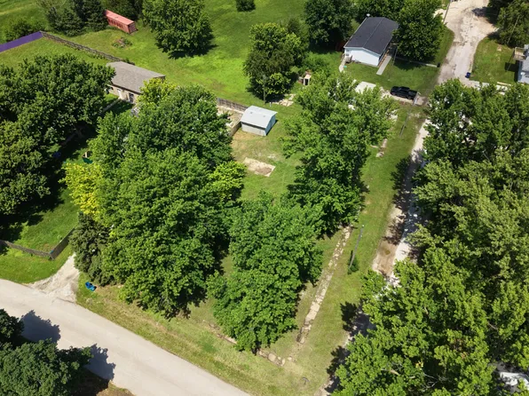 205 Gleason Ave, Pacific Junction, IA 51561