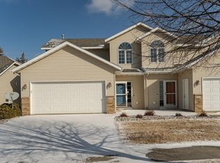 2836 Viola Heights Dr NE, Rochester, MN 55906