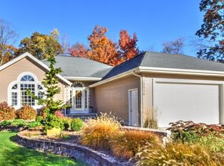 1516 Sunset Point Dr, Muskegon, MI 49441