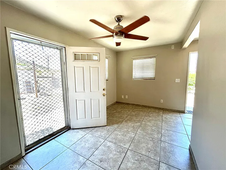 24191 Magnolia Rd — Photo 4