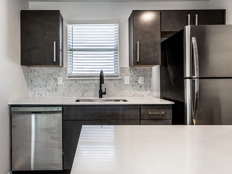 Sundance Apartments — Photo 22