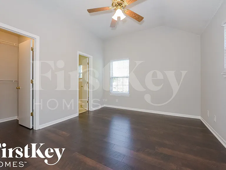 17534 W 111th Ter — Photo 8