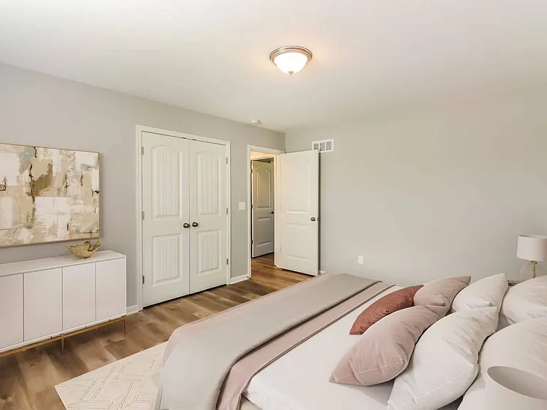 Elm Grove Luxury Rental Homes — Photo 34
