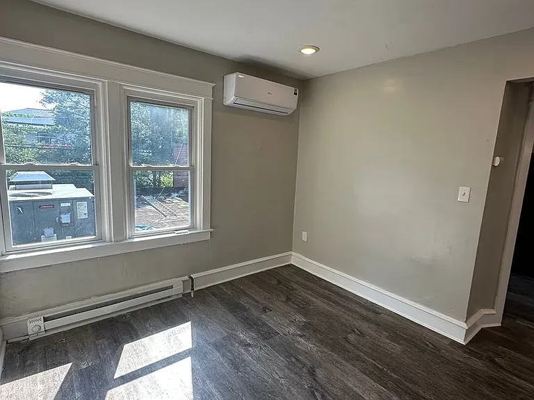 2527 Edgemont Ave — Photo 28