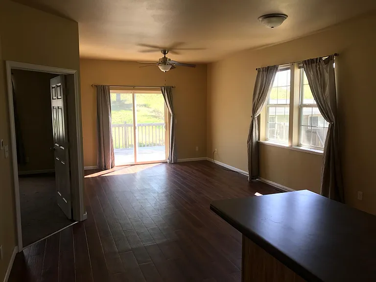 1146 Stuhr Ct — Photo 3