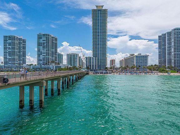 4th image of 16699 Collins Ave #190000